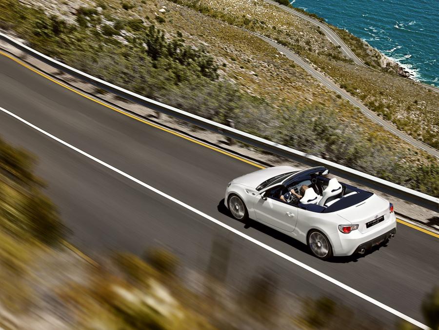  Toyota FT-86 Open Concept 2013 года  (фото 15 из 25)